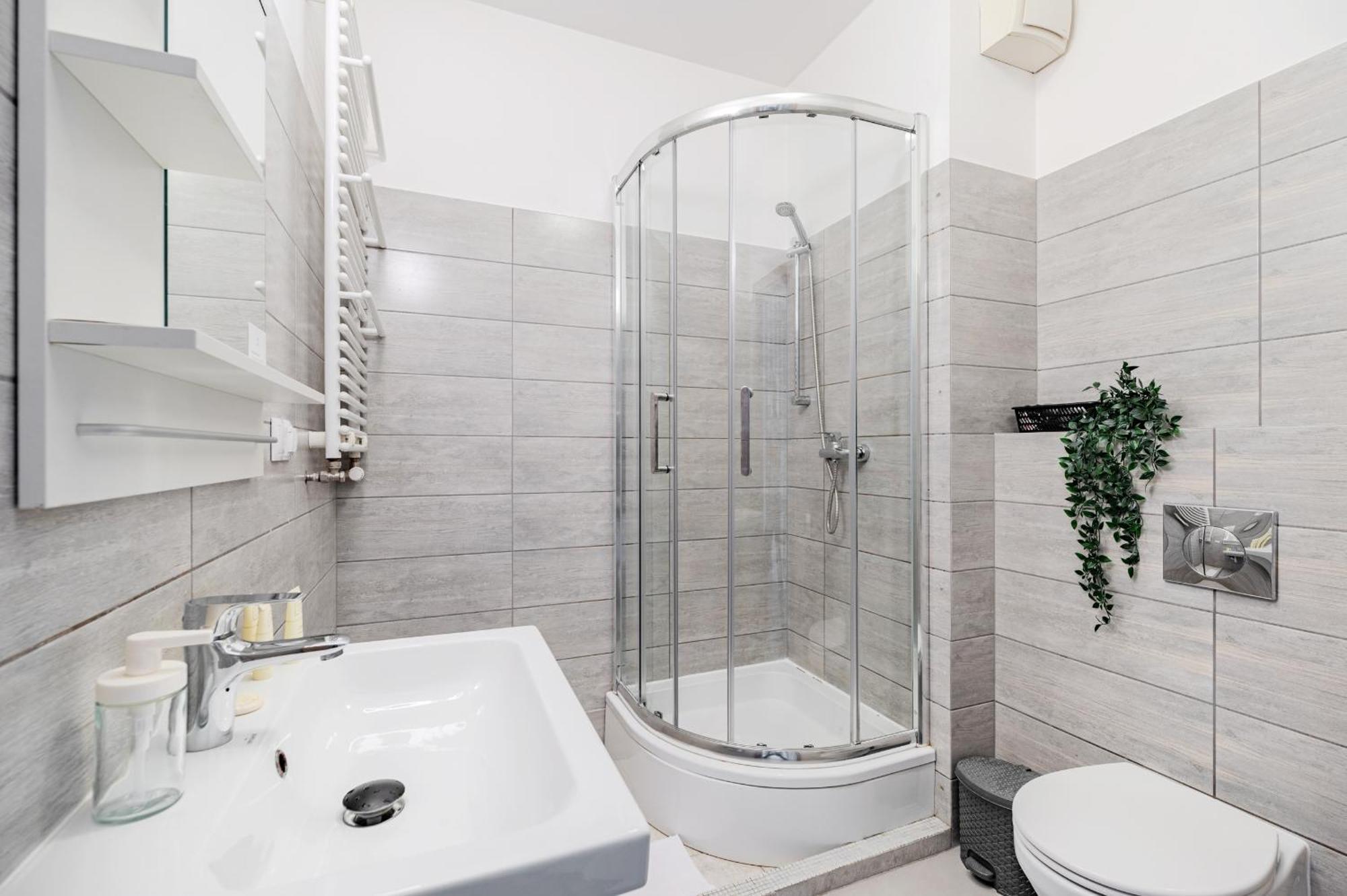 West Station By Arrenda Apartament